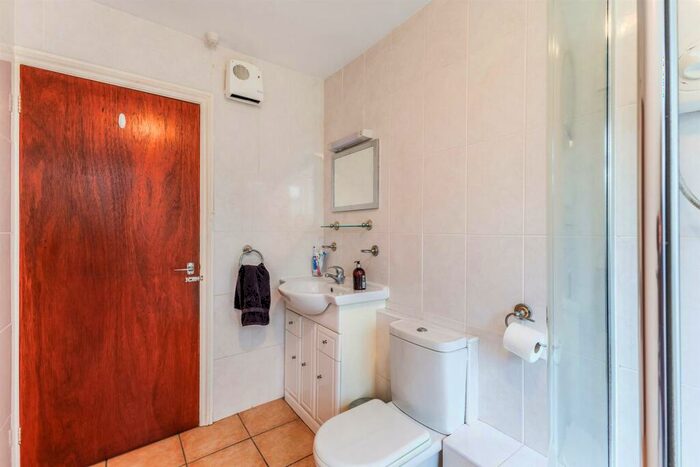 2 Bedroom Flat For Sale In Carlton Gardens, Warwick Avenue, Coventry, CV5