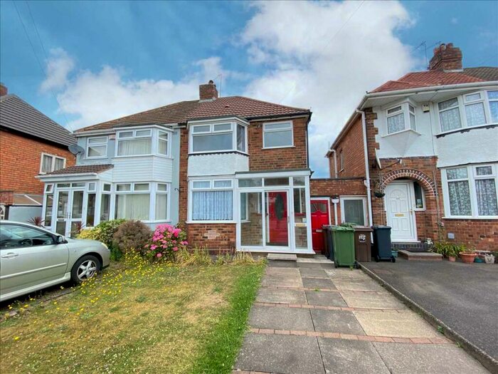 3 Bedroom Semi-Detached House To Rent In Wellsford Avenue, Solihull, Solihull, B92