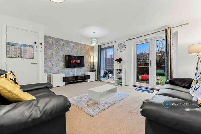 3 Bedroom Terraced House To Rent In Stones Avenue, Dartford, DA1