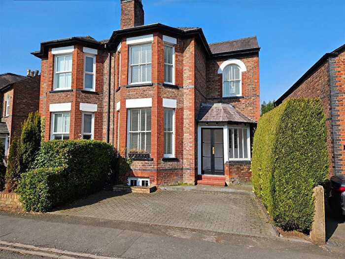 3 Bedroom Semi-Detached House For Sale In Park Road, Hale, WA15