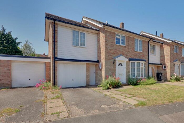 4 Bedroom End Of Terrace House For Sale In Oaklands Road, Havant, PO9