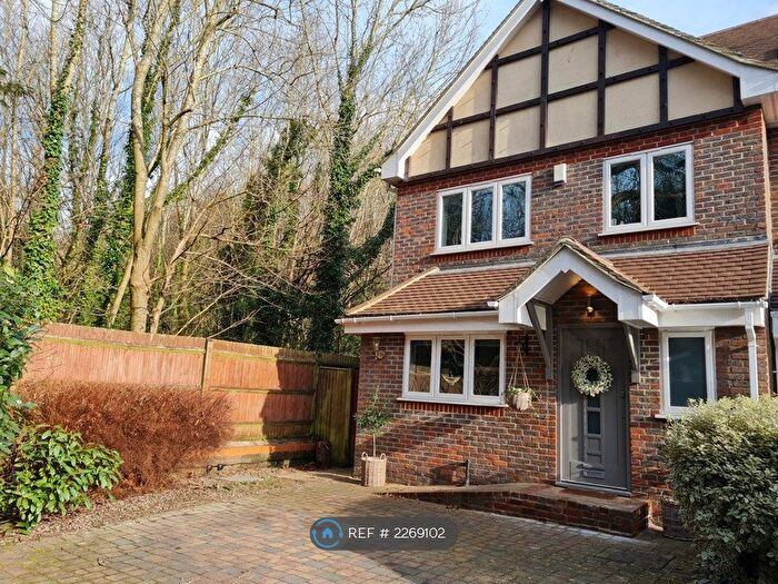 4 Bedroom Semi-Detached House To Rent In Whyteleafe Hill, Whyteleafe, CR3