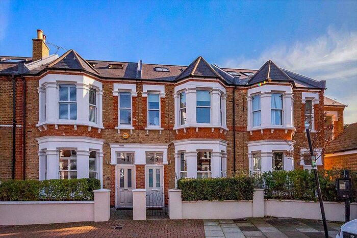 4 Bedroom Semi-Detached House To Rent In Forthbridge Road, Battersea, London, SW11