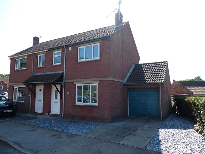 3 Bedroom Semi-Detached House To Rent In Holme Dene, Haxey, DN9