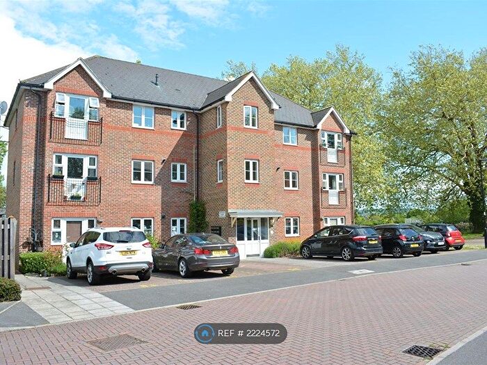 2 Bedroom Flat To Rent In Haydock Court, Epsom, KT19