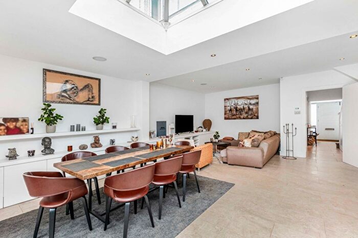 5 Bedroom Semi-Detached House To Rent In Valonia Gardens, East Putney, London, SW18