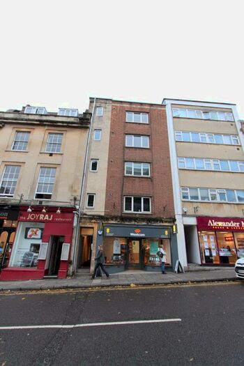 3 Bedroom Flat To Rent In Regent Street, Clifton, Bristol, BS8