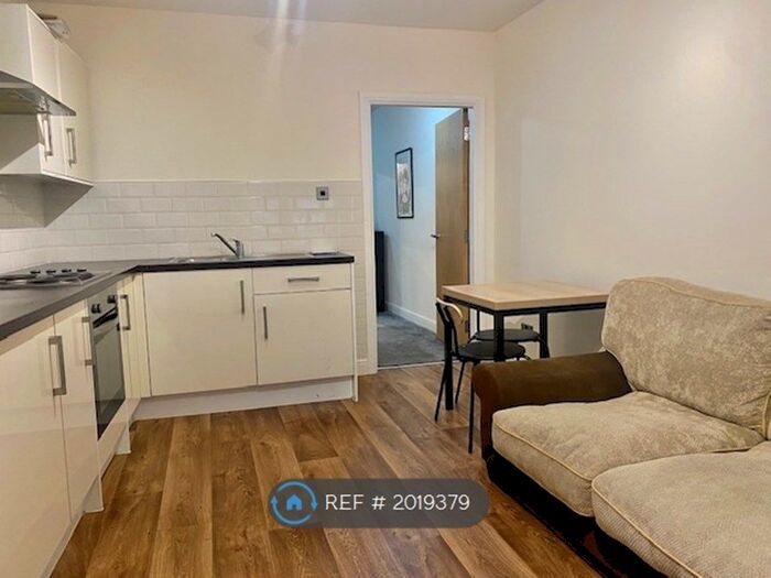 1 Bedroom Flat To Rent In Huddersfield, West Yorkshire, HD1