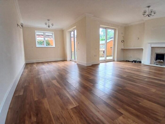 4 Bedroom Detached House For Sale In Glebe Road, Hinckley, LE10