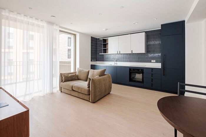 Studio To Rent In Heart Of Hale, London, N17