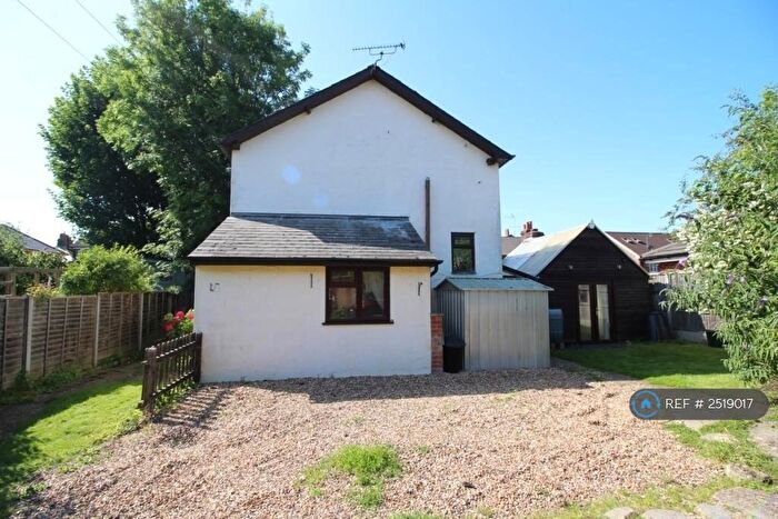 2 Bedroom Semi-Detached House To Rent In Barkham Road, Wokingham, RG41