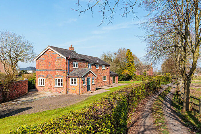 4 Bedroom Detached House To Rent In Twemlow Lane, Cranage, CW4