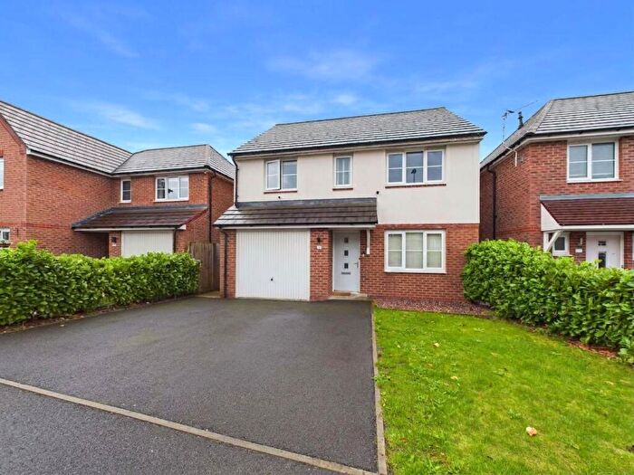 4 Bedroom Detached House To Rent In Garrett Meadow, Tyldesley, M29