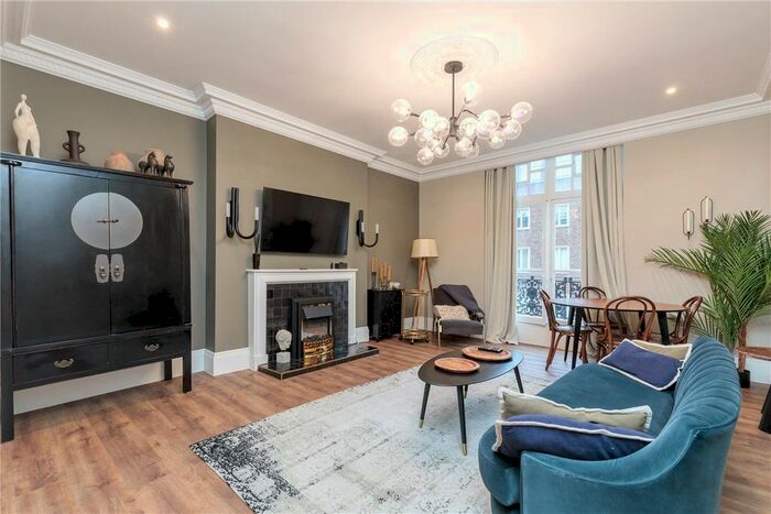 3 Bedroom Flat To Rent In Montagu Mansions, Marylebone, London, W1U