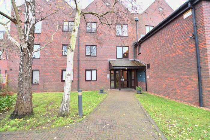 2 Bedroom Flat To Rent In Freelands Road, Cobham, KT11
