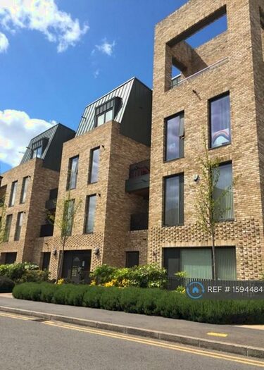 2 Bedroom Flat To Rent In Zeis Building, London, NW7