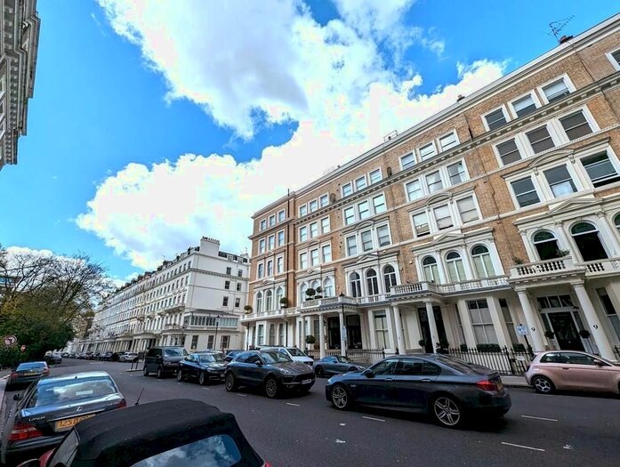 3 Bedroom Flat To Rent In Queen's Gate Place, London, SW7