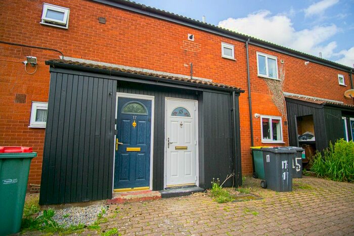 2 Bedroom Flat To Rent In -Bed Flat To Let On Threefields, Ingol, Preston, PR2