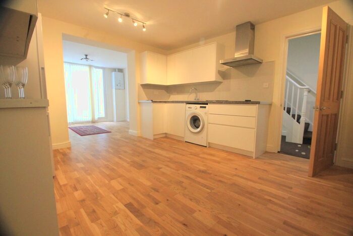 1 Bedroom Flat To Rent In Sutherland Avenue, London, W9