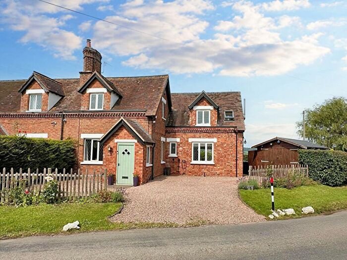 4 Bedroom Semi Detached House For Sale In Wainlode Hill, Norton, GL2