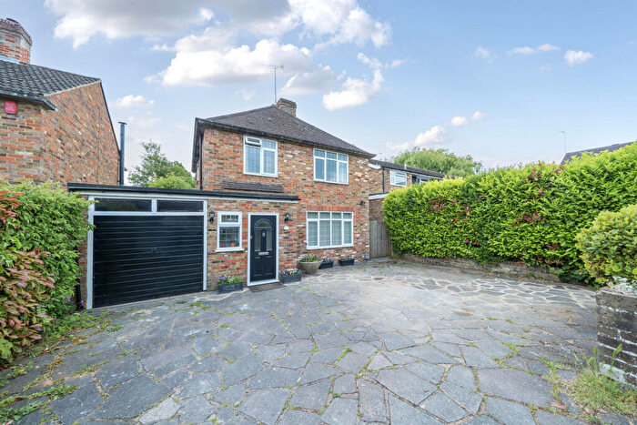 3 Bedroom Detached House For Sale In Broom Hill, Stoke Poges, Buckinghamshire, SL2
