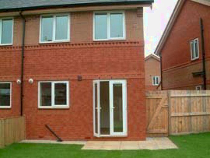 3 Bedroom Semi-Detached House To Rent In Magnus Close, L13