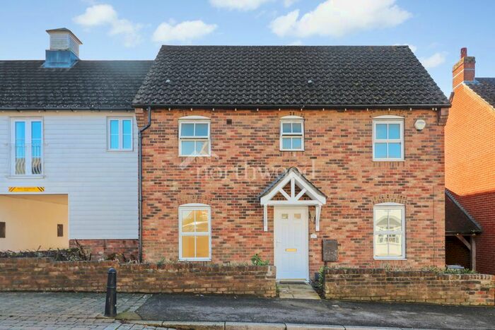 3 Bedroom Semi-Detached House To Rent In Kirk View, Singleton, Ashford, TN23