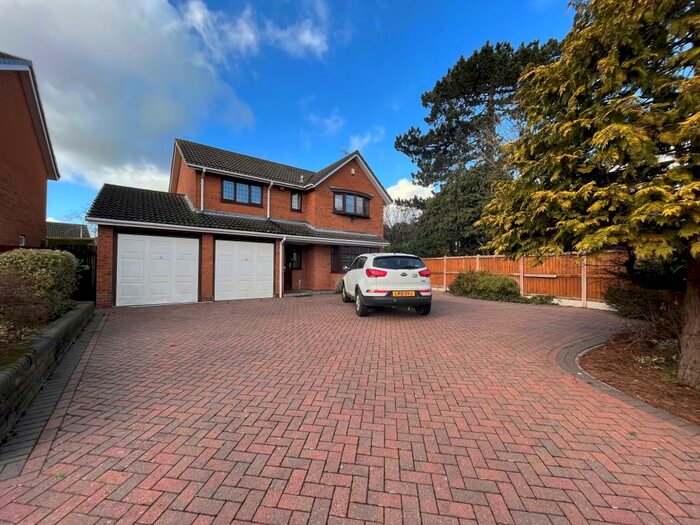 4 Bedroom House To Rent In Hanbury Road, Bromsgrove, B60