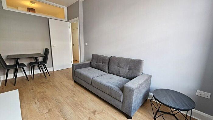 1 Bedroom Flat To Rent In High Road, Willesden Green, NW10