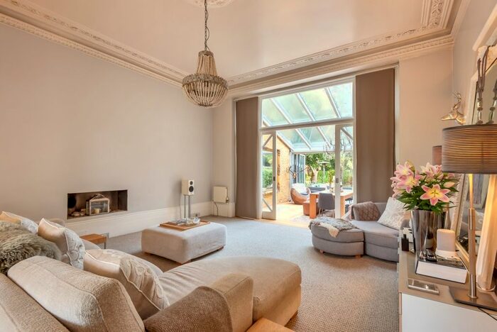 3 Bedroom Flat To Rent In North Common Road, London, W5