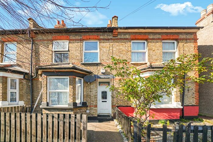3 Bedroom Terraced House For Sale In Dennett Road, Croydon, CR0