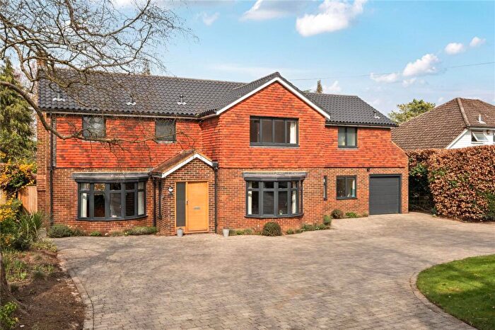 5 Bedroom Detached House For Sale In Rookery Close, Fetcham, Leatherhead, KT22