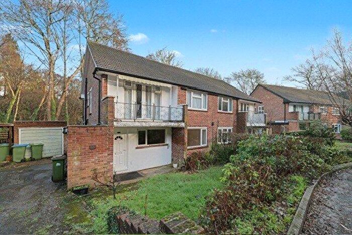 2 Bedroom Maisonette For Sale In Copperfield Road, Bassett, Southampton, Hampshire, SO16