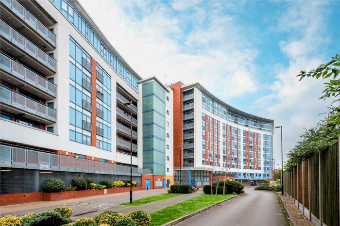 2 Bedroom Apartment To Rent In Meath Crescent, London, E2