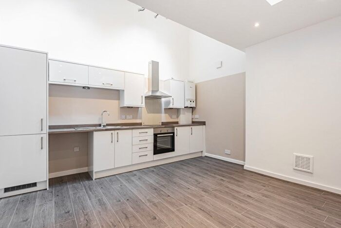 2 Bedroom Flat To Rent In Alma Grove, London, SE1