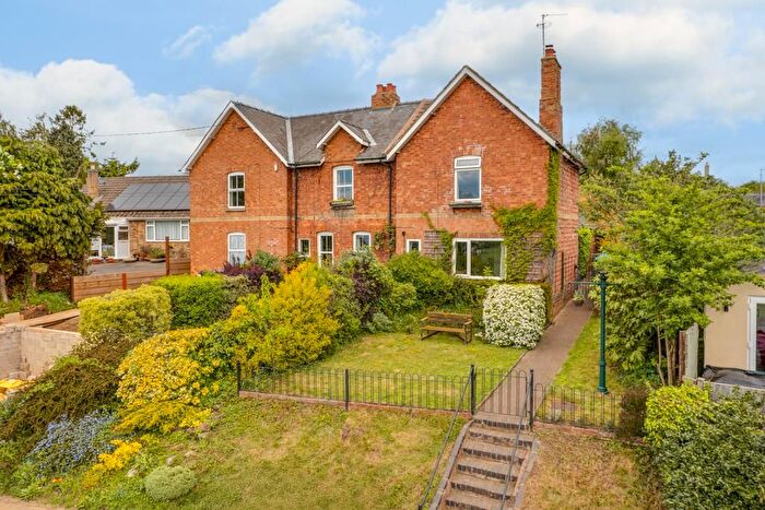 2 Bedroom Property For Sale In High Street, Rushton, NN14