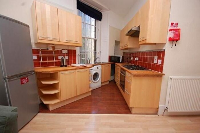 3 Bedroom Flat To Rent In Lutton Place, Edinburgh, EH8