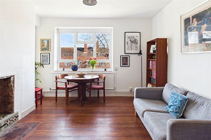 2 Bedroom Flat For Sale In Tulse Hill, London, SW2