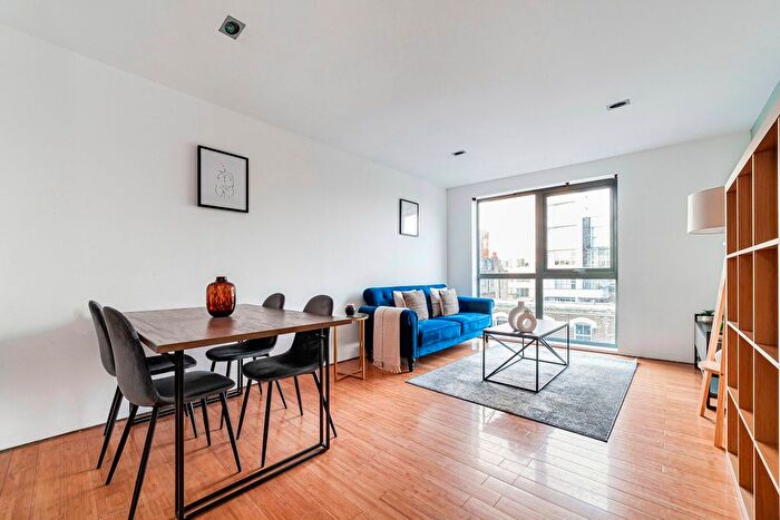 2 Bedroom Flat To Rent In Kingsland Road, London, E2