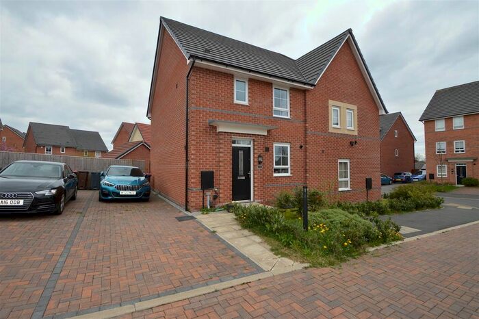3 Bedroom Property To Rent In Juneberry Avenue, Worsley, Salford, M28
