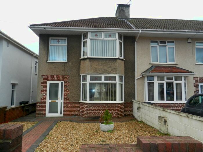 3 Bedroom Semi-Detached House To Rent In Ashton Drive, Bristol, BS3