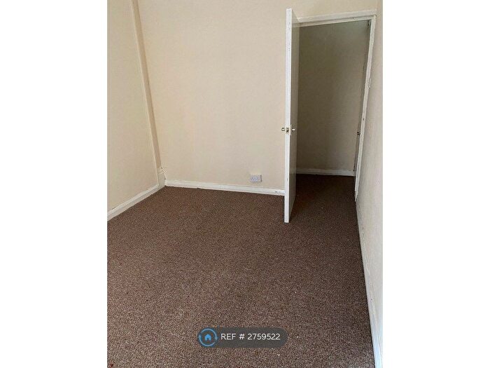 1 Bedroom Flat To Rent In Linnet Lane, Liverpool, L17