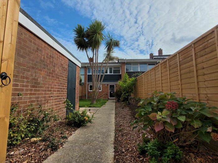 3 Bedroom Terraced House To Rent In St. Georges Drive, Chichester, PO19