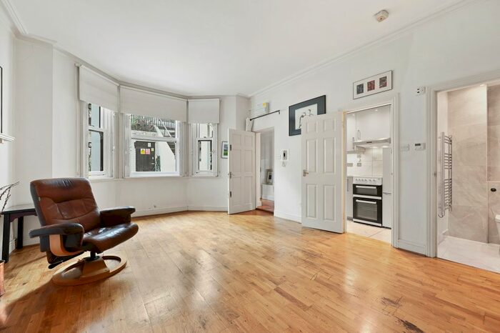 Studio To Rent In Philbeach Gardens, London, SW5