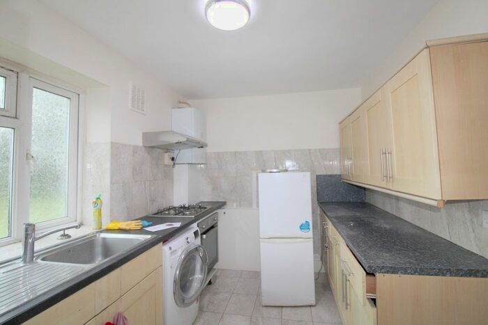 1 Bedroom Flat To Rent In Buck Lane, London, NW9