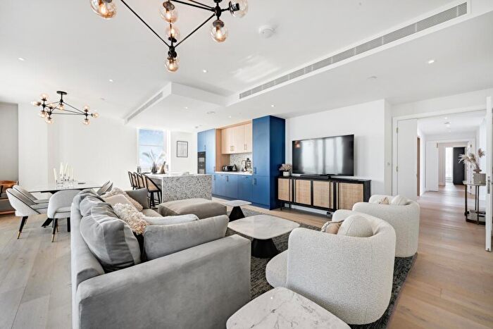 3 Bedroom Flat To Rent In Grand Central Apartments, Kings Cross, NW1