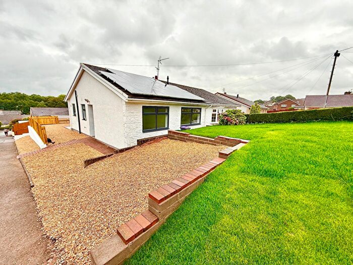 2 Bedroom Bungalow For Sale In Heol Padarn, New Inn, Pontypool, NP4