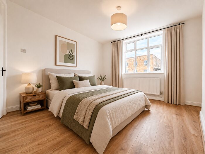 2 Bedroom Flat For Sale In Classic Mansions, Well Street, Hackney, London, E9 - Photo 4