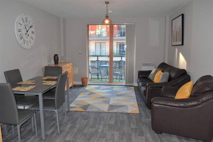 2 Bedroom Flat To Rent In Barton Place, Hornbeam Way, Manchester, M4