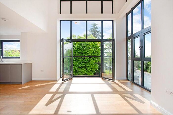 2 Bedroom Apartment To Rent In Kavanaghs Point, Kavanaghs Road, CM14